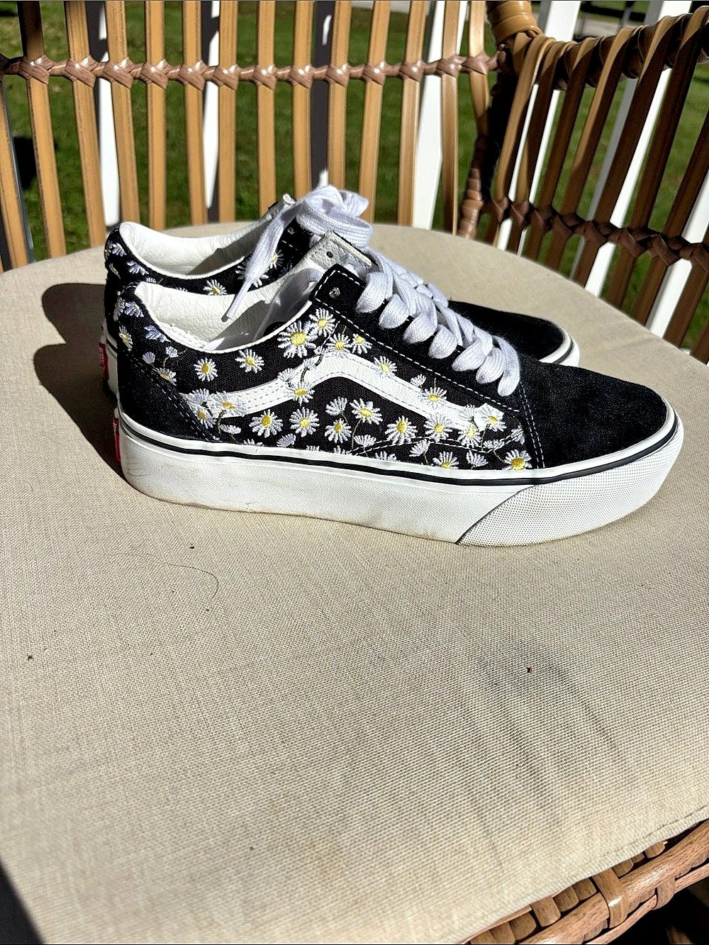 Vans Old Skool Platform Floral Embroidery Sneakers Black & White US 8.5